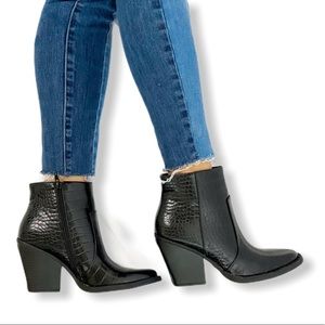 Madden Girl Black Crocodile Skin Klick Boots 6.5